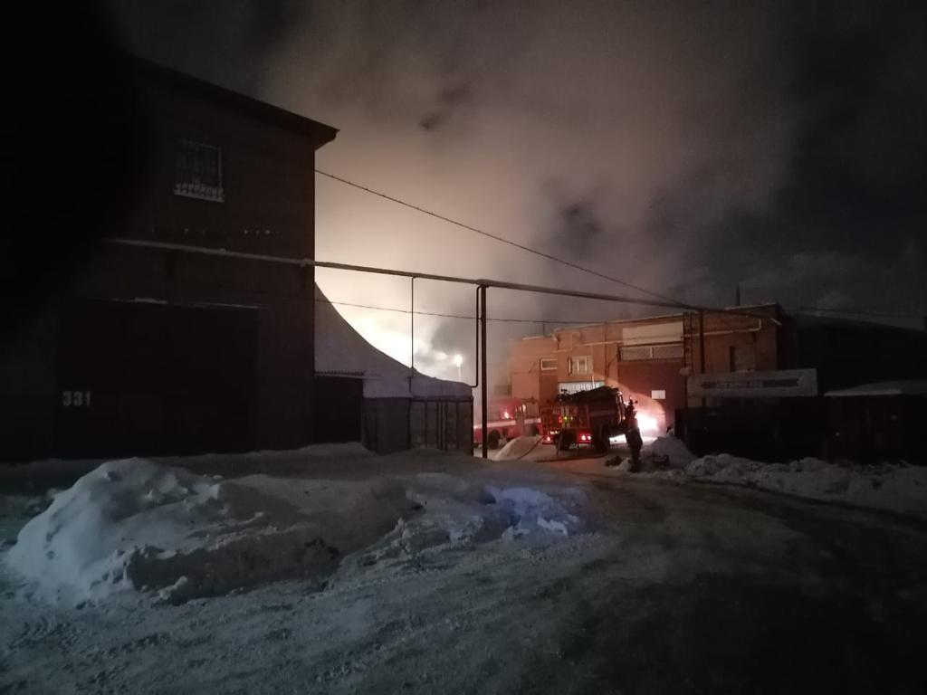 Фото Четыре человека погибли в ночном пожаре в Новосибирске 4
